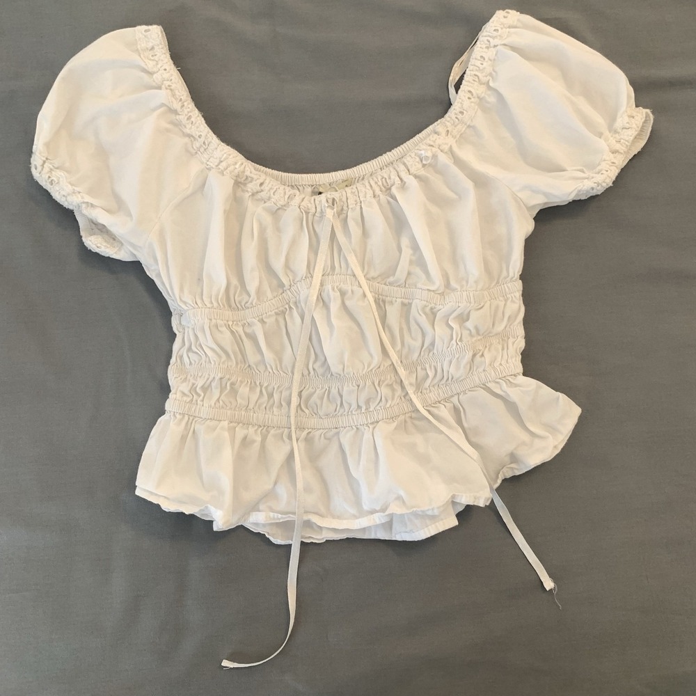 Sim & Sam Blouse Womens Small White Puff Sleeve Smocked Peasant Crop Top Ruffle